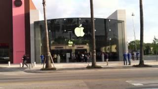 Apple Store @ the Highland Village in Houston, Tx 4