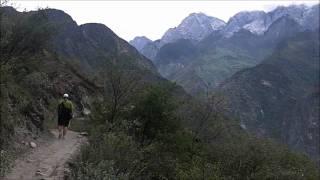 Tiger Leaping Gorge: Day 1. From Qiaotou through the 28 Bends.