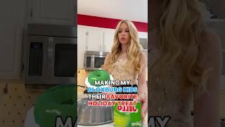 Making The POPULAR “BLOXBURG” HOLIDAY TREAT W/ LANA RAE…