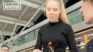 Pianist meets a violinist at the airport, and they make beautiful music together!