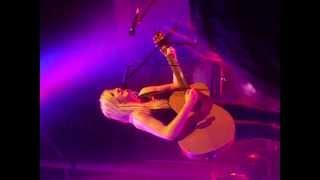 Ellie Goulding - Guns And Horses + I Know You Care (Live in Prague, 21/4/2013)