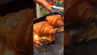 크루아상 치즈 버거 #food