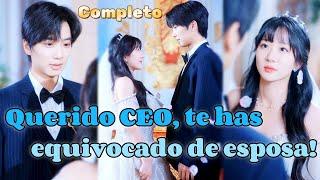 ️4 años después, la mujer volvió con su hijo, éste se abraza a las piernas del CEO y le llama papá!