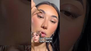 Eyeshadow hack for the cleanest cut crease lines ‍