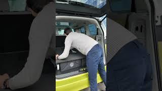 Folding down the seats of the EV 7-seater VW ID Buzz LWB!