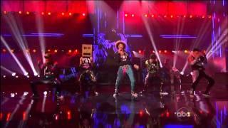 Party Rock Anthem/Sexy And I Know It (With Keenan Cahill, LMFAO, Justin Bieber & David Hasselhoff)