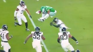 SAQUON BARKLEY INSANE PLAY BACKWARDS LEAP OVER JAGUARS DEFENDER! 