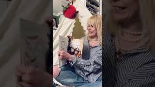 Paloma Faith for Save with Stories reading Kind by Alison Green