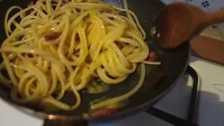 How to cook Carbonara Pasta (Italian recipe)