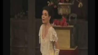 Puertolas Verdi Traviata E Strano