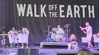 Walk Off the Earth - Kid Steals the Stage