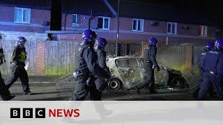 Thousands of UK police ready as rioters warned they will be dealt with quickly | BBC News