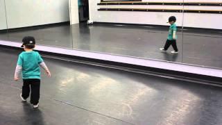 2 Year Old Hitting Hip Hop Choreography