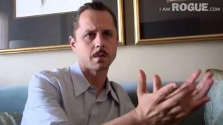 The Rum Diary Featurette - Cast & Crew Interviews