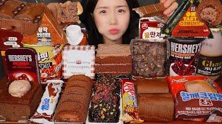 KOREAN CONVENIENCE STORE CHOCOLATE DESSERT CHOCOLATE CAKE ASMR EATING SOUNDS MUKBANG