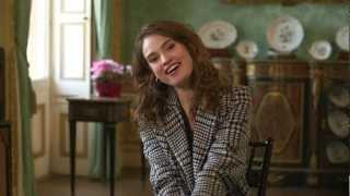 Hello Denmark siger Lily James, Lady Rose, fra Downton Abbey