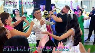 LEO BAND-STRAJA KUCHEK 2025