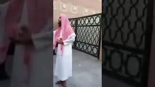 شيخ سني ينصح زائرات شيعة في  البقيع  شاهد الرد الصاعق