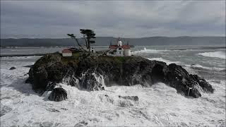 Big waves hitting Battery Point lighthouse (slow-motion) March 1st 2025