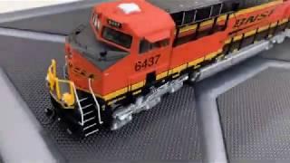 Review BLI ES44AC HO scale DCC with smoke