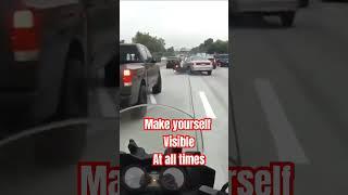 Make yourself visible when doing lane splitting. #motorcycle #bikerlife #accidentscaughtoncamera