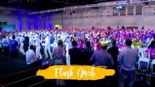 O maior Flash Mob do mundo corporativo | Erika Linhares