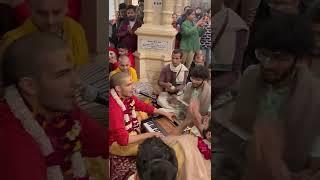 Kirtan Vrindavan Forever#kirtan #vrindavan #darshan #krishna #radhakrishna