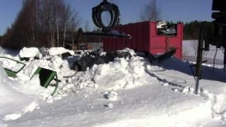 Ford Sierra gets crushed