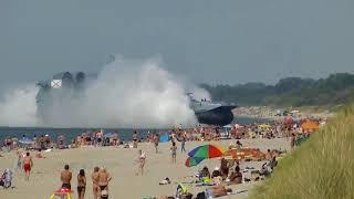 Filma la spiaggia e vede attraccare qualcosa di straordinario!!