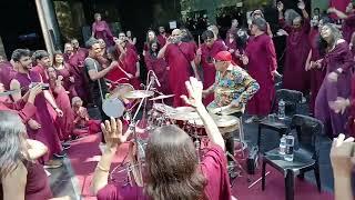 Deepak Bhatt Siva mani jamming at osho Ashram pune