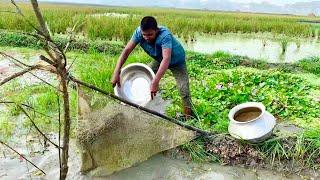 বিলে খেতের কোনে ঢোবা সেচে দেশি মাছ ধরলাম। village amazing new fishing videos Bangladesh. Fishing bd.