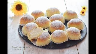 I fiocchi di neve nuvole di brioche con crema al latte così buoni che non smetterei mai di mangiarli