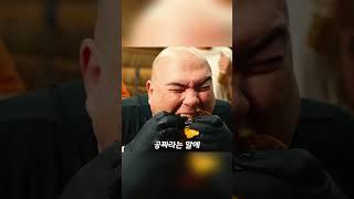 30분만에 햄버거 10개먹고 위 터질뻔한 남자