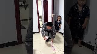 爸爸的手机就这样被米宝拿走了#萌娃#搞笑日常 #人类幼崽#小米宝