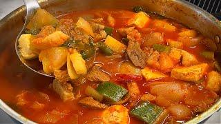 Korean food, just try this red pepper paste stew! It’s really delicious