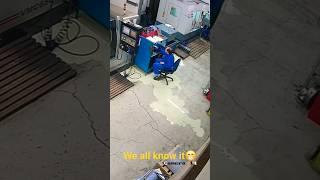 Cnc worker shorts... #cncfrezar #cnc #cncmilling #cncmachining #fail #crash #badday