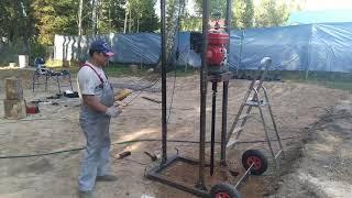 Самодельная буровая установка для бурение скважины под сваи, забор. Homemade drilling rig .