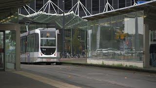 Slechtziende man in tram belaagd door asociale jongeren