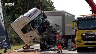 VN24 - Truck crashes into the end of a traffic jam on the A1 - cab rips off