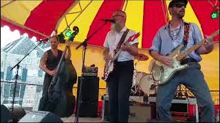 Kev Black and the Muffdivers - Spinning Wheels | live at Big Rivers Festival 2023