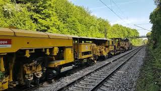 Bauzug Deutsche Bahn Bau Gruppe mit Makro vom Lokführer in Stuttgart.