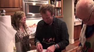 Thanksgiving: The Turkey Carving Bicker