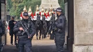 King's lifeguards first day back after construction work to the yard #royalhorseguard