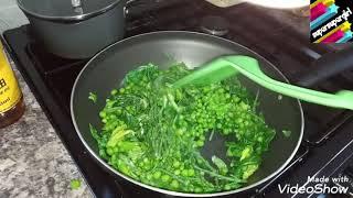 Super quick healthy greens stir fry with Samphire. Filmed and cooked with two hands!