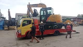 6 truck towing loading 7 unit mini excavator Sany SY75