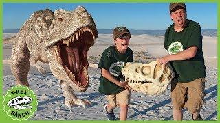 Giant T-Rex Dinosaur vs Park Rangers! Pretend Play Escape Adventure with Dinosaurs Toys for Kids