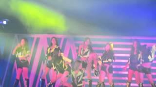 [FANCAM] 131110 SNSD GG World Tour in Hong Kong - Mr Taxi