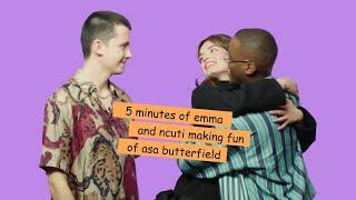 emma mackey and ncuti gatwa making fun of asa butterfield for 5 minutes