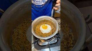 Korean Egg Noodles - Ramyeon 4,000KRW) - Korean Street Food #shortsvideo