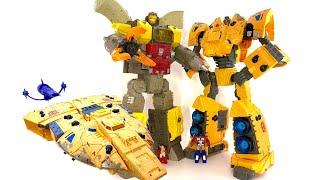 Scale Comparisons: Transformers Generations War for Cybertron: Kingdom Titan Autobot Ark